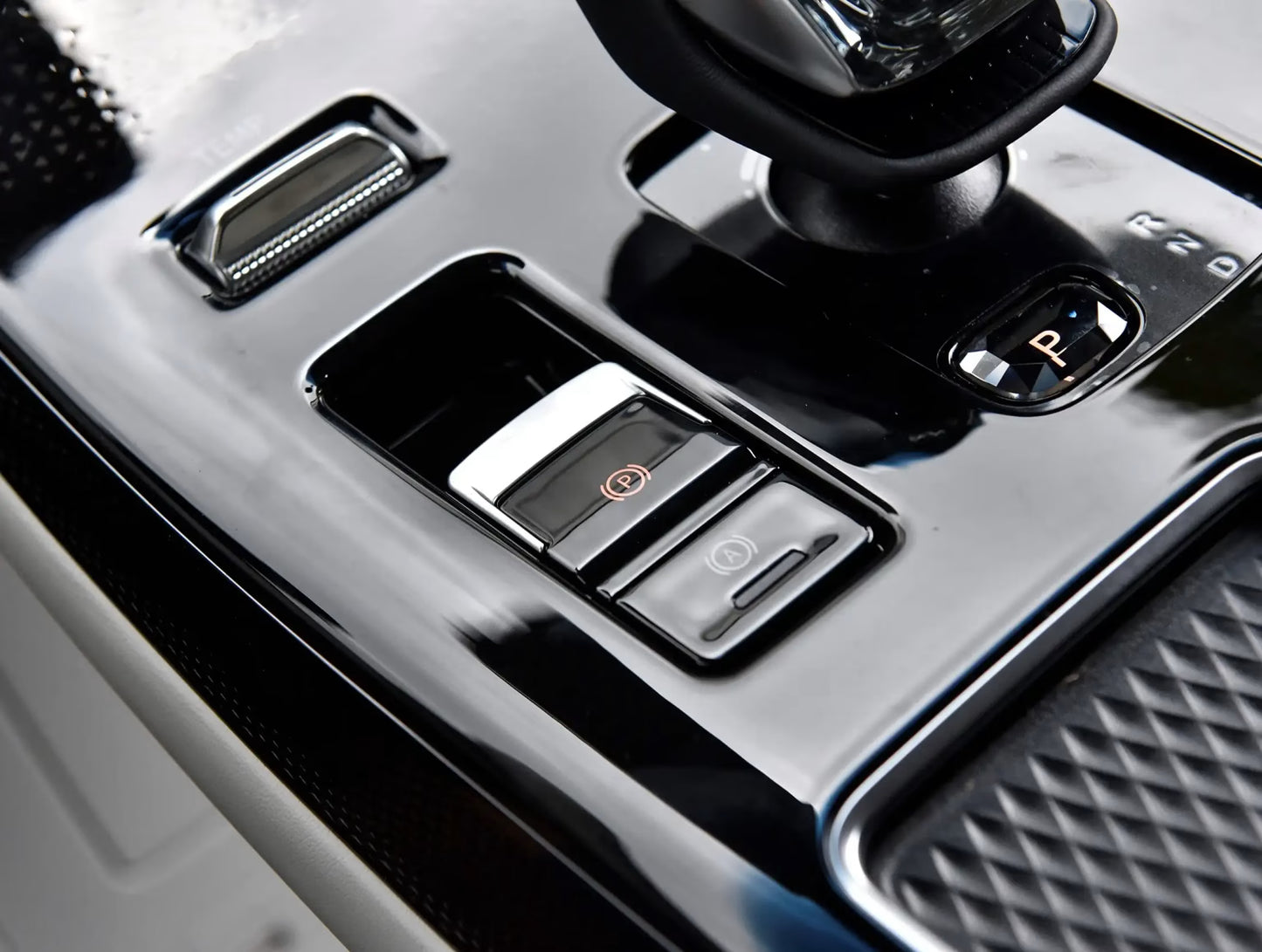 Dongfeng V9 PHEV Mini Van