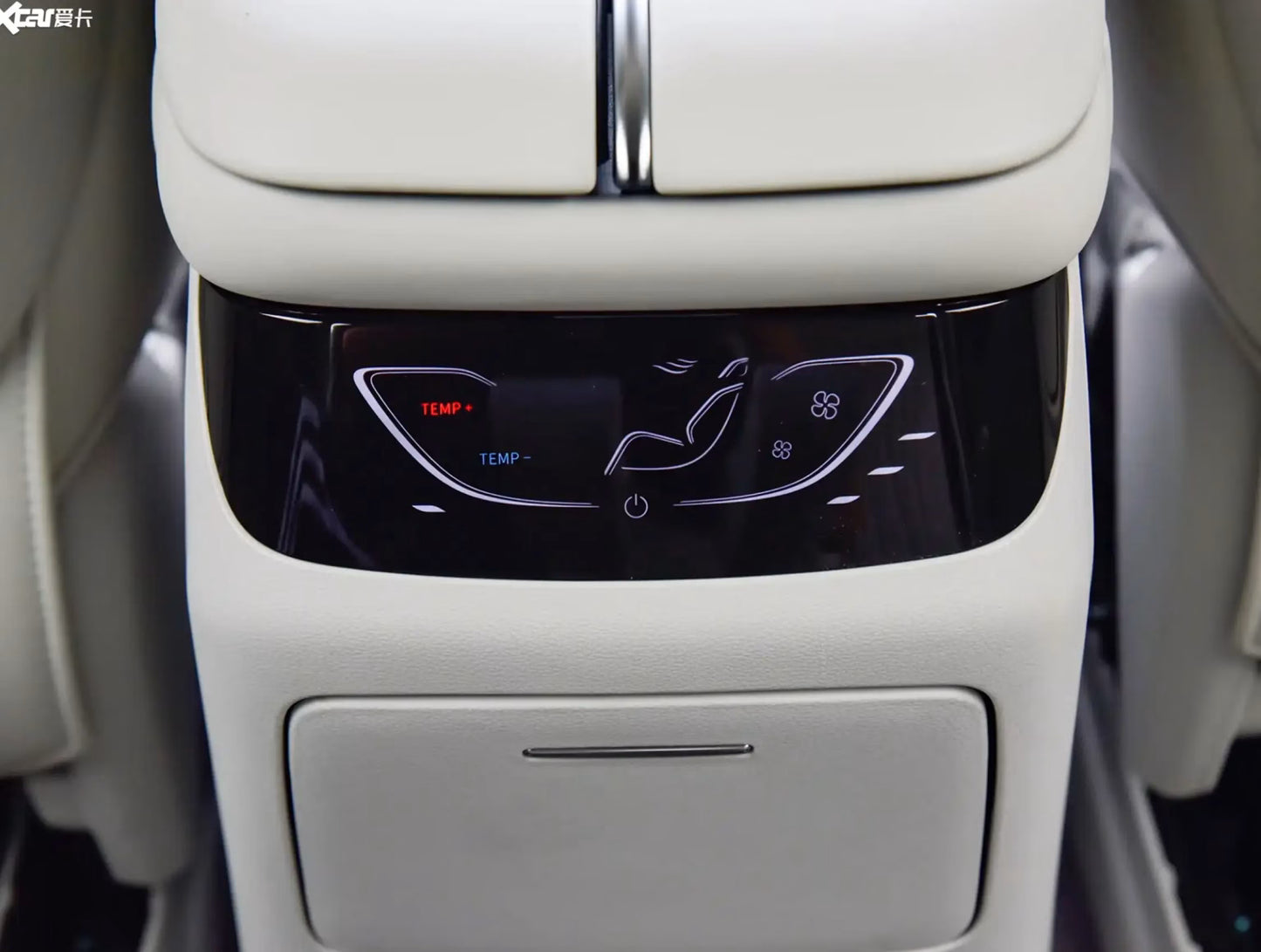 Dongfeng V9 PHEV Mini Van