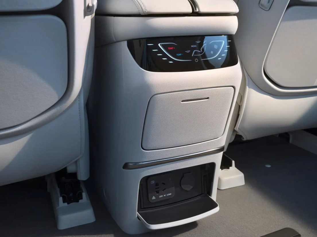 Dongfeng V9 PHEV Mini Van